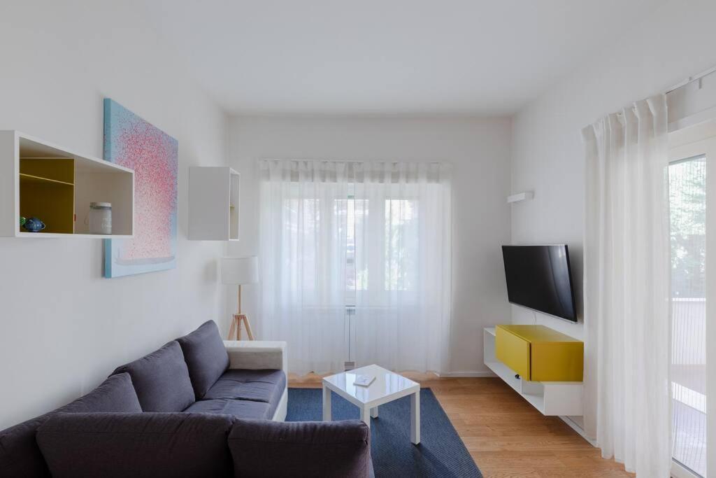 Stupendo Appartamento In Quartiere Residenziale روما المظهر الخارجي الصورة