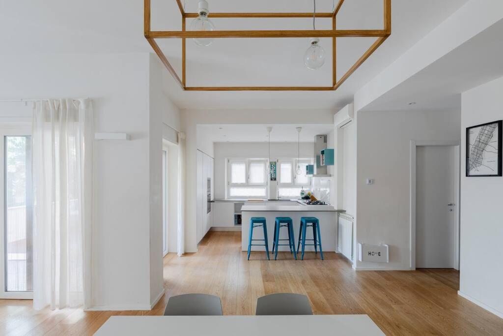 Stupendo Appartamento In Quartiere Residenziale روما المظهر الخارجي الصورة